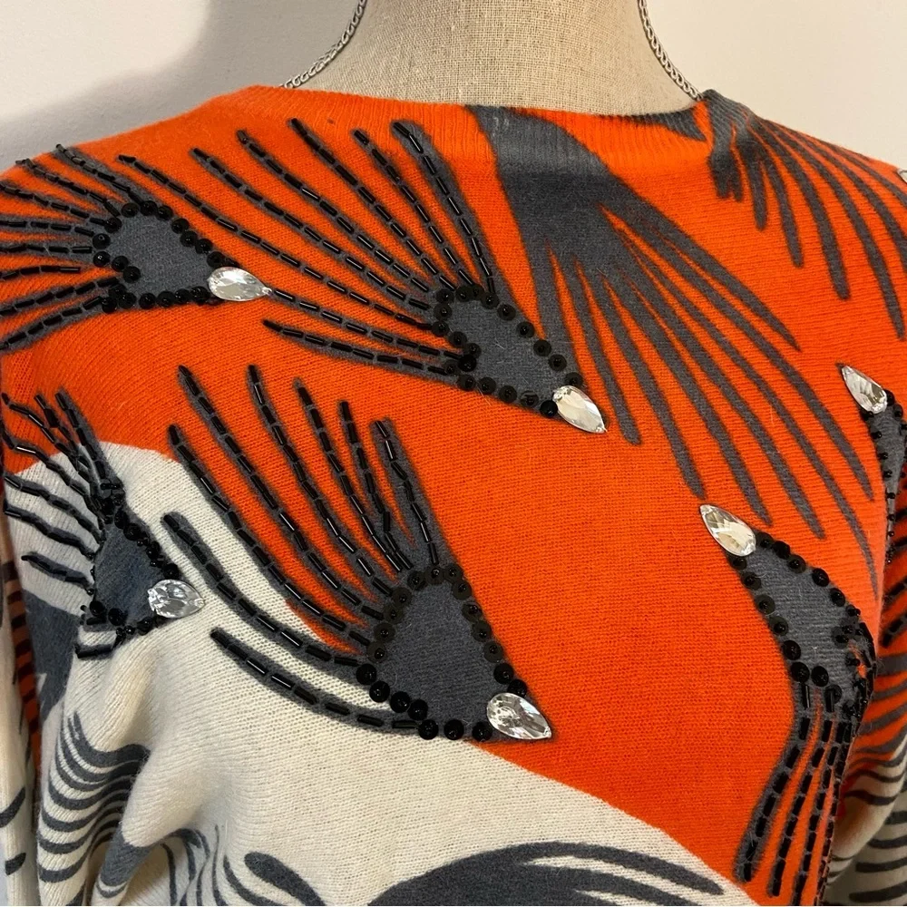 Abstract Patterned Crew Neck Sweater - Picture 13 of 13
